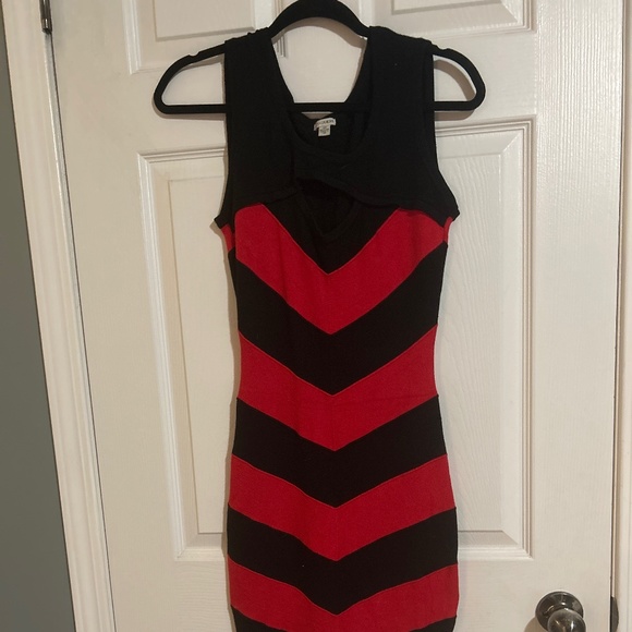 Black and red stripe dress - Picture 1 of 2